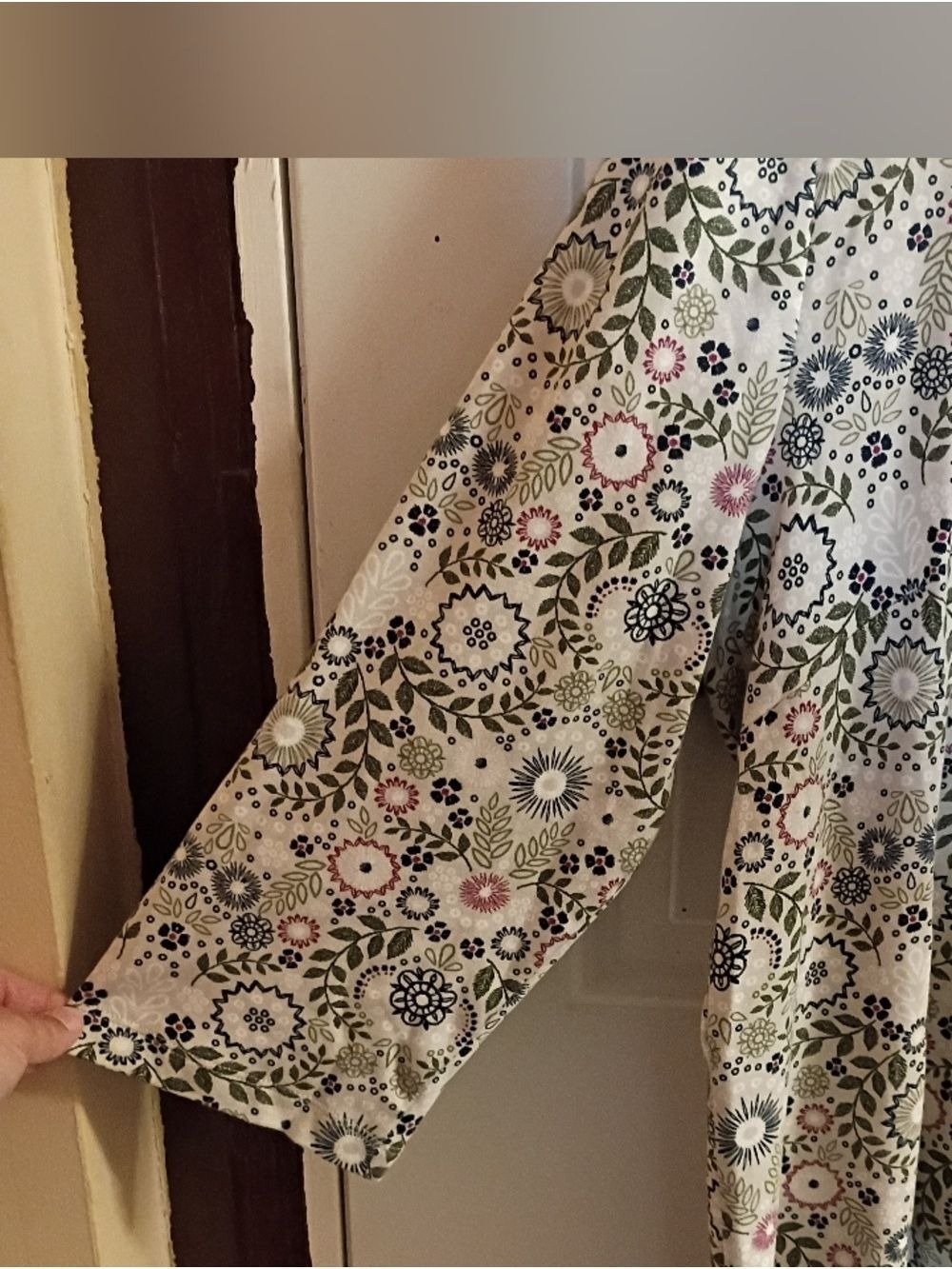 2/$10 Kim Rogers Cream Floral Print Long Sleeve Top Size 2x - Picture 5 of 6